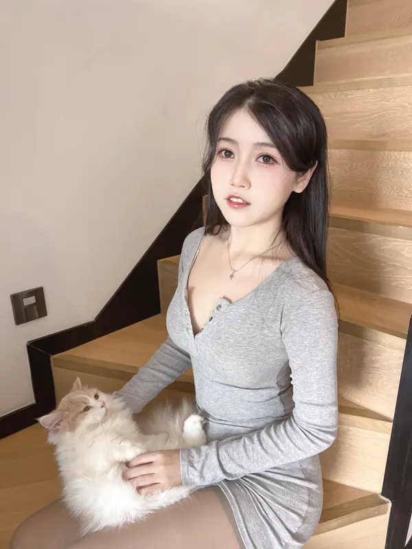 不呆猫 NO.036 居家猫猫女友 – 008.webp