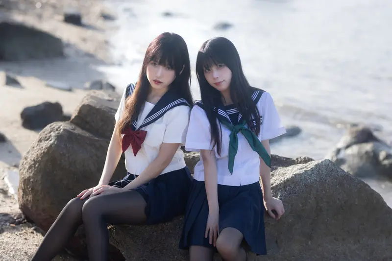 不呆猫 NO.043 &三無人型 水手服百合黑丝 – 001.webp