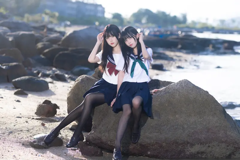 不呆猫 NO.043 &三無人型 水手服百合黑丝 – 003.webp