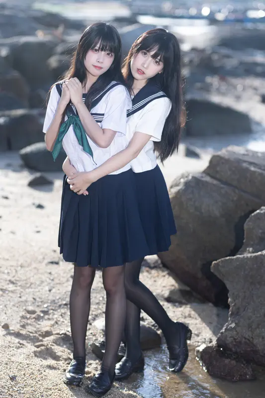 不呆猫 NO.043 &三無人型 水手服百合黑丝 – 005.webp