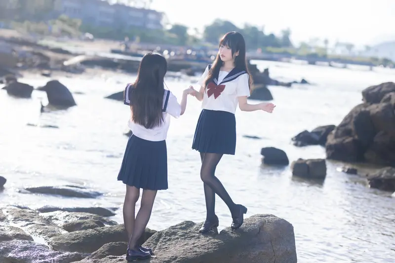不呆猫 NO.043 &三無人型 水手服百合黑丝 – 008.webp