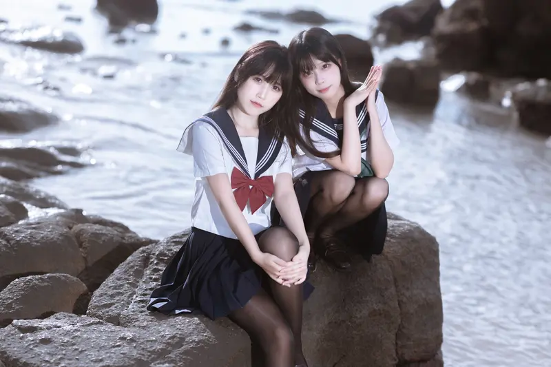 不呆猫 NO.043 &三無人型 水手服百合黑丝 – 012.webp