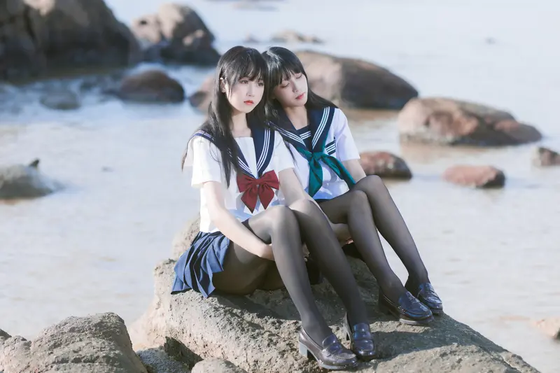 不呆猫 NO.043 &三無人型 水手服百合黑丝 – 015.webp