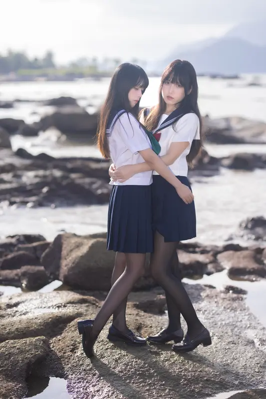 不呆猫 NO.043 &三無人型 水手服百合黑丝 – 016.webp
