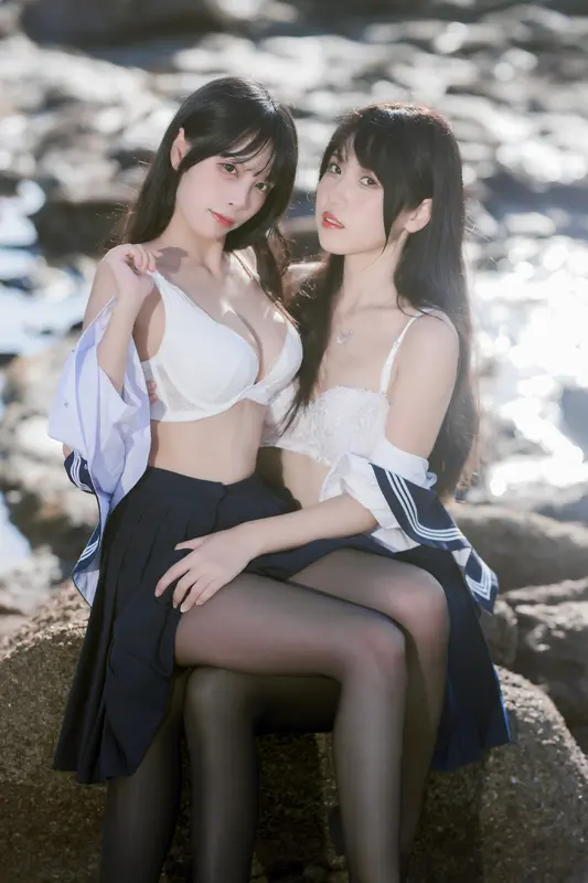 不呆猫 NO.043 &三無人型 水手服百合黑丝 – 027.webp