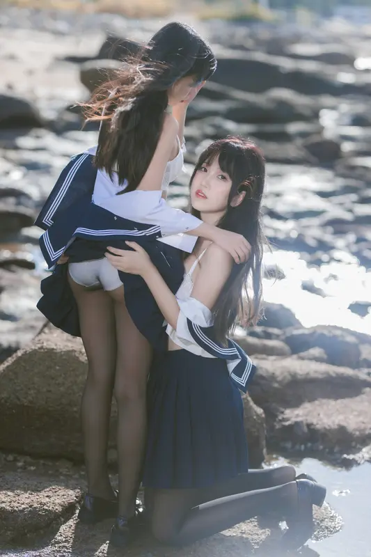 不呆猫 NO.043 &三無人型 水手服百合黑丝 – 029.webp