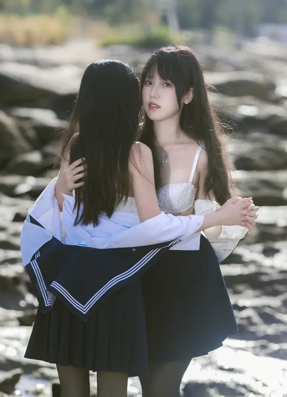 不呆猫 NO.043 &三無人型 水手服百合黑丝 – 031.webp