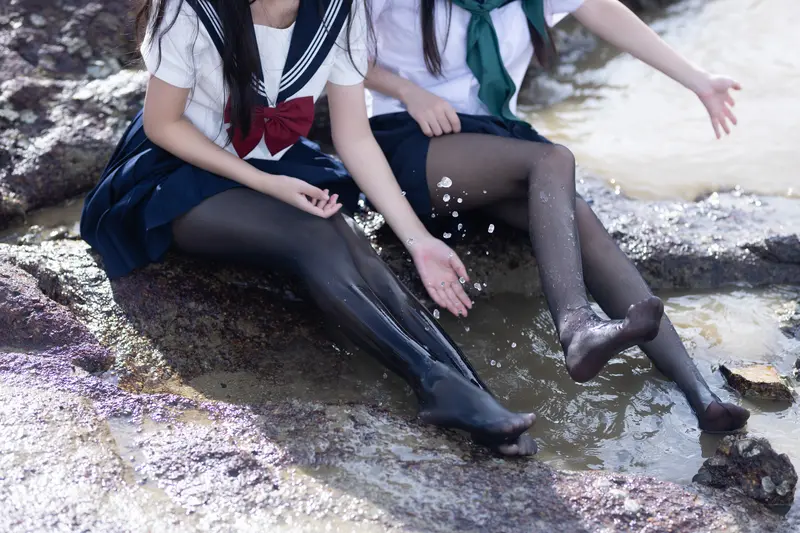 不呆猫 NO.043 &三無人型 水手服百合黑丝 – 048.webp