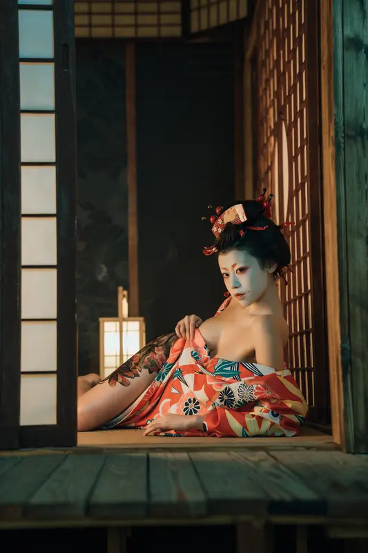 Seducción Oriental: Un Viaje Erótico a través del Arte de Geisha