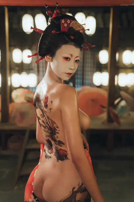 Encanto Gélido: Un Viaje Erótico al Mundo de las Geishas