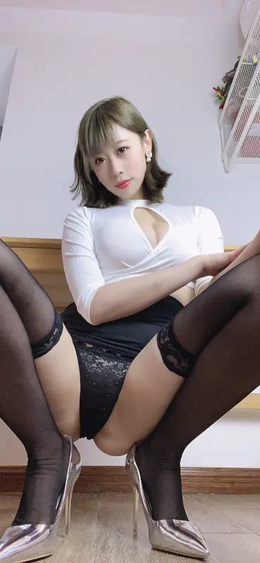 奈汐酱nice NO.015 不务正业小秘书 – 048.webp