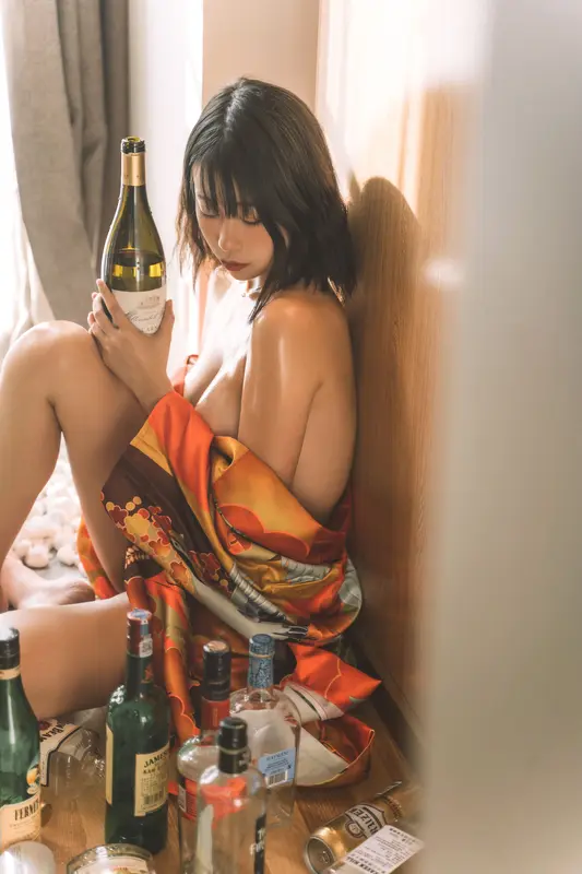 奈汐酱nice NO.021 消愁 – 005.webp