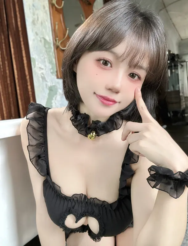 小仓千代w – NO.073 露胸内衣 – 004.webp
