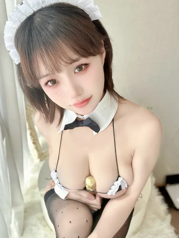 小仓千代w – NO.077 奶牛女仆 – 005.webp