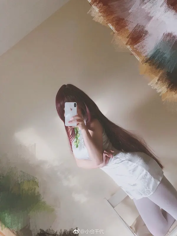 小仓千代的诱惑：纯真与性感的交织