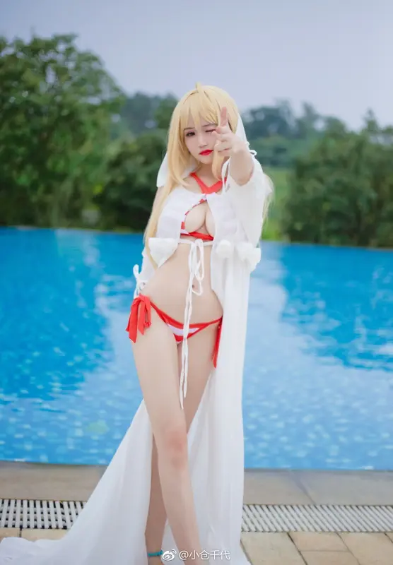 小倉千代、魅惑のポートレート