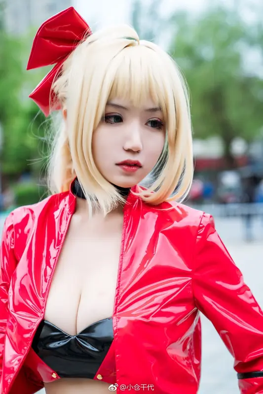 小倉千代、魅惑のポートレート