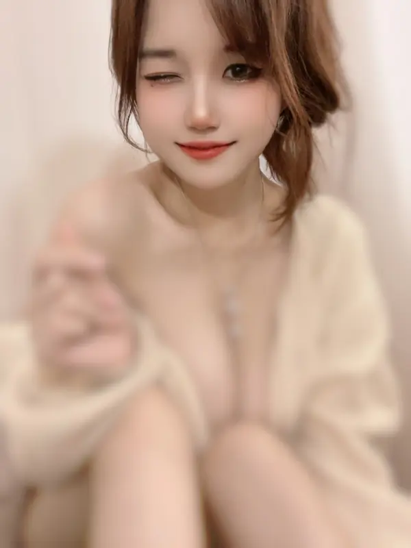 小仓千代：秋日私语的性感写真