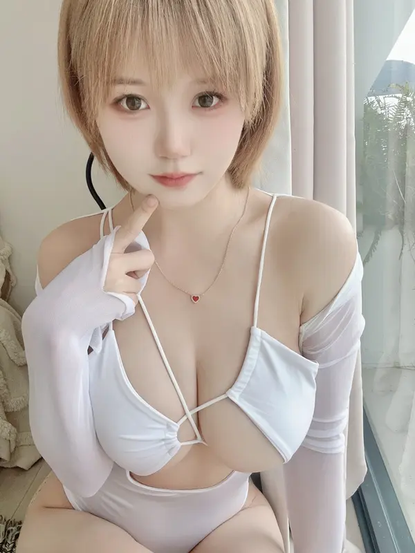 小仓千代w - NO.061 白色连体泳衣 – 001.webp