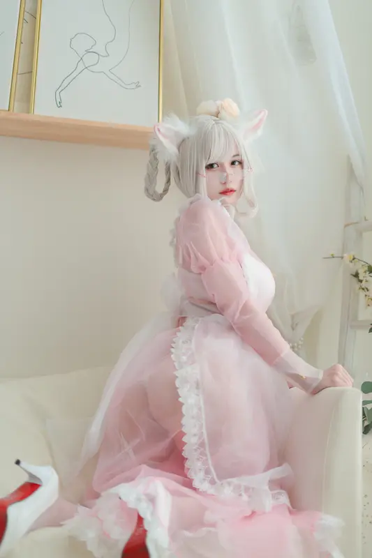 小倉千代 透明な誘惑 ピンクのメイド