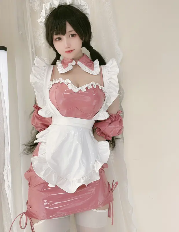 小仓千代w NO.014 粉色漆皮女仆 – 004.webp