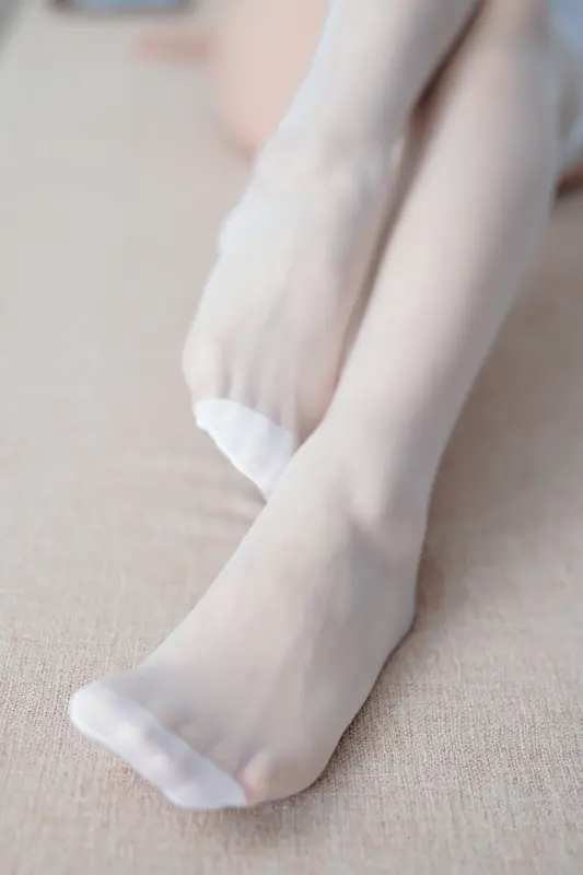 纯白天使日奈娇：制服诱惑下的温柔