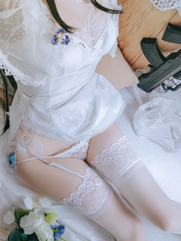Erotische Unschuld: Verführung im Hochzeitskleid