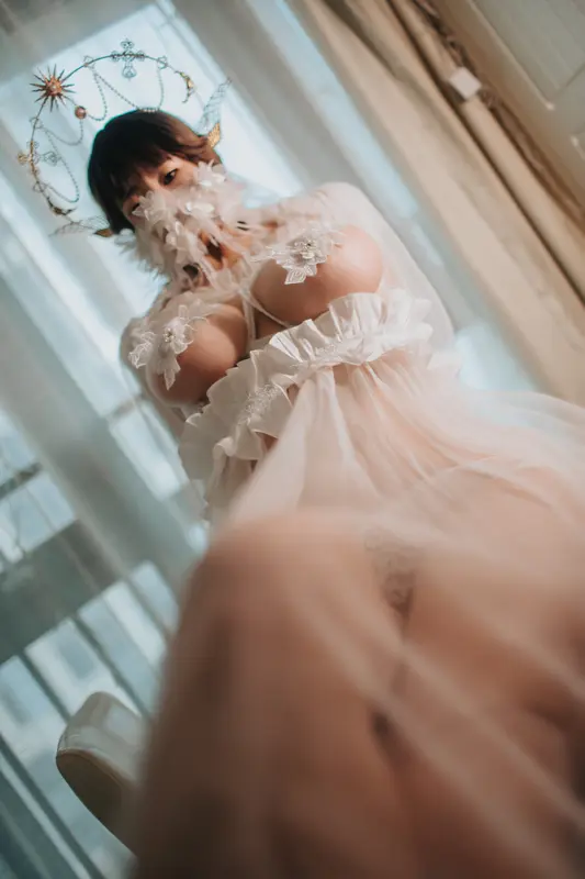 星澜、純白のウェディングドレスに包まれて