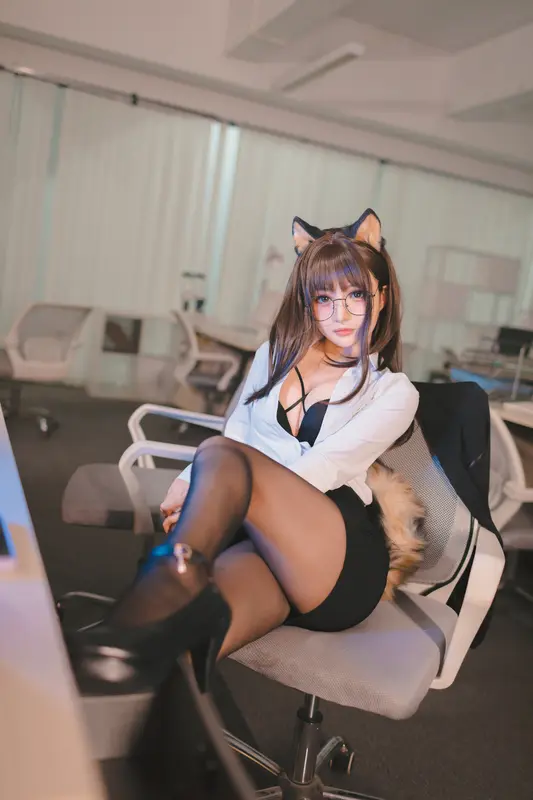 桜井宁宁 NO.039 柴犬秘书 – 025.webp