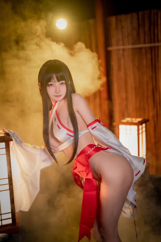 Sakurai Nene: Inocência Sagrada de uma Miko