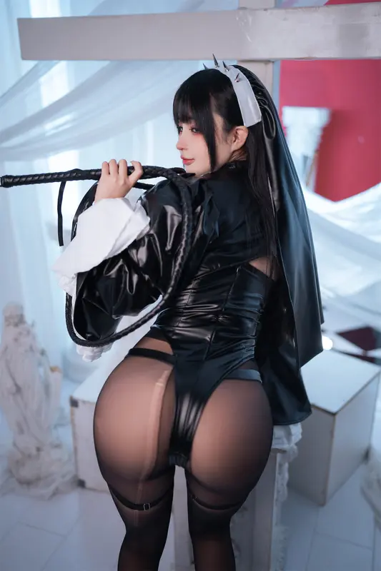 桜井宁宁 NO.080 皮衣修女 – 004.webp