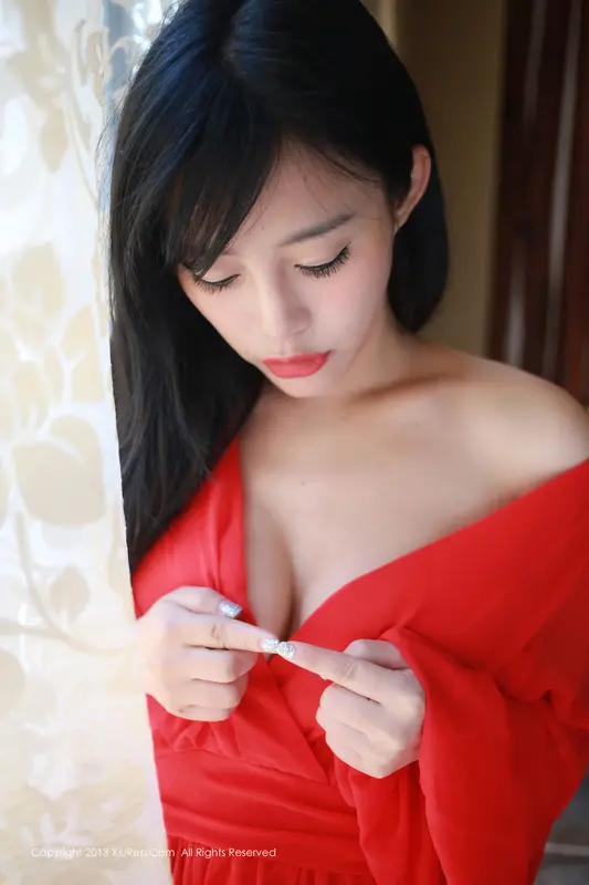 [XIUREN秀人网]2013.09.10 NO.0007 易欣viya20130910 – 043.webp