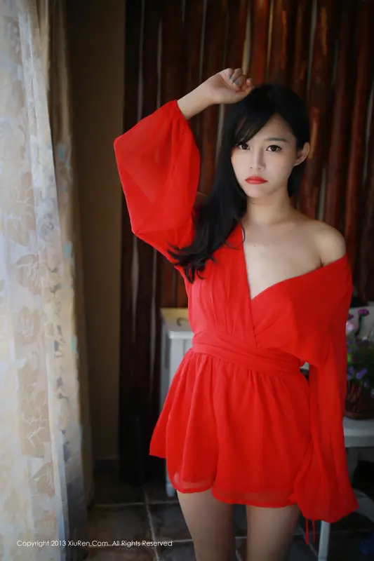 [XIUREN秀人网]2013.09.10 NO.0007 易欣viya20130910 – 045.webp