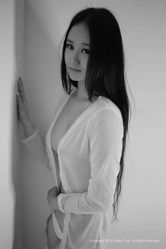 [XIUREN秀人网]2013.09.10 NO.0008 胡琦Seven 私房 – 004.webp