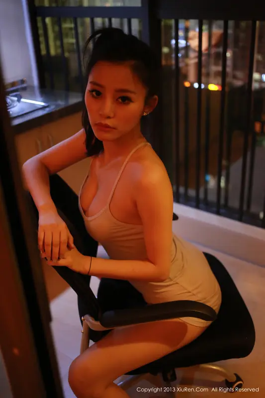 [XIUREN秀人网]2013.10.09 No.027 易欣viya – 053.webp