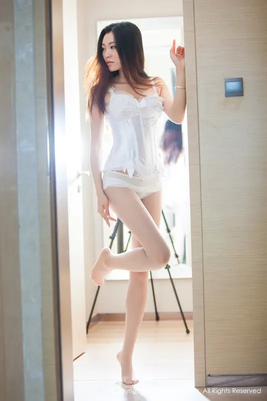 [XIUREN秀人网]2013.12.31 NO.077 Mode 燕甘甘 – 065.webp