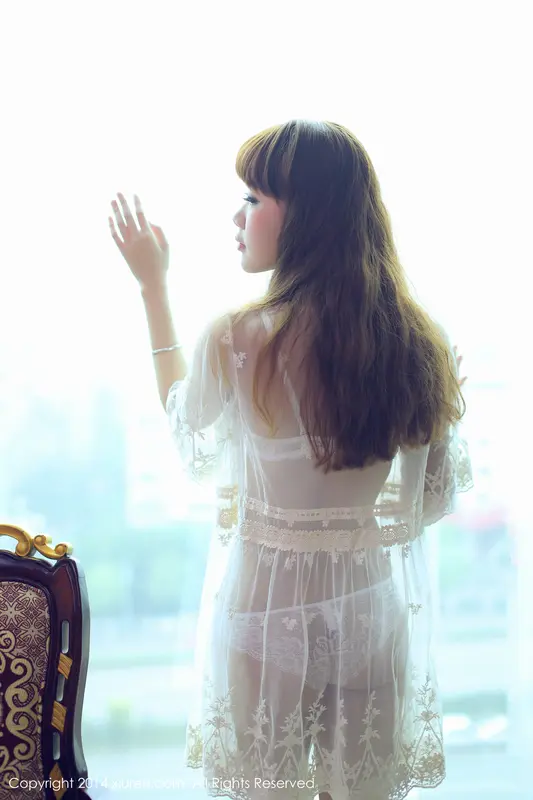 Yuki's Alluring Grace: A Photo Journey