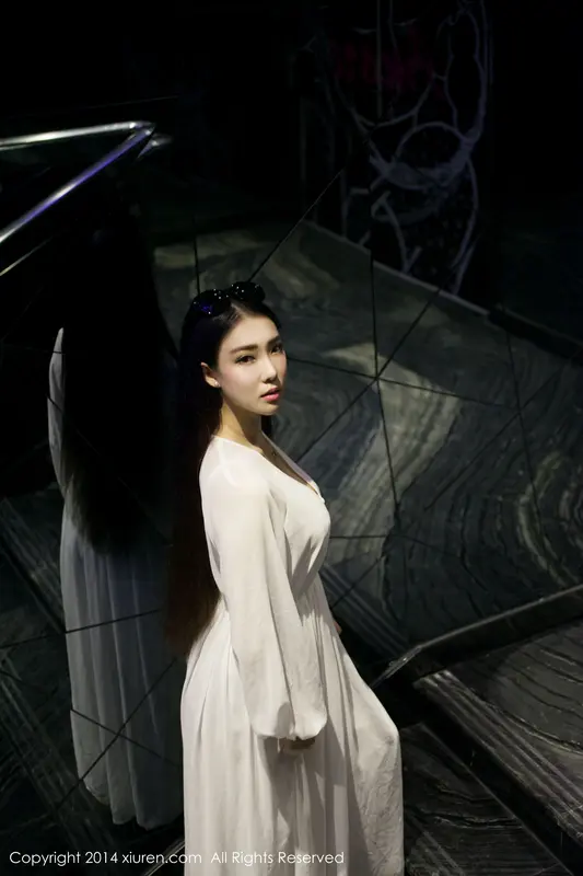 [XIUREN秀人网]2014.04.29 NO.131 Mode 梦娜Vanessa – 003.webp