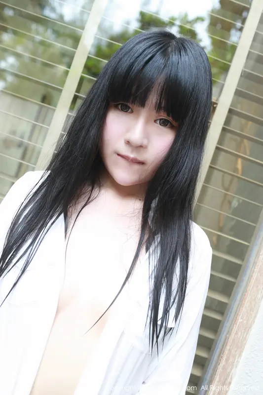 八寶Icey的性感誘惑：綻放性感魅力