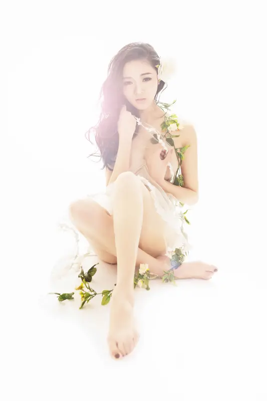 YOYO Su Xiaosu's Sensual Photo Collection