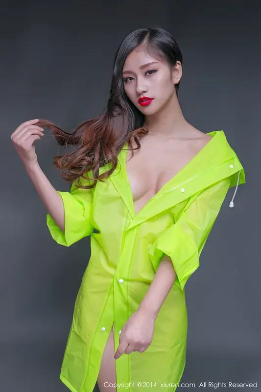 史雨：冬日暖阳下的性感写真