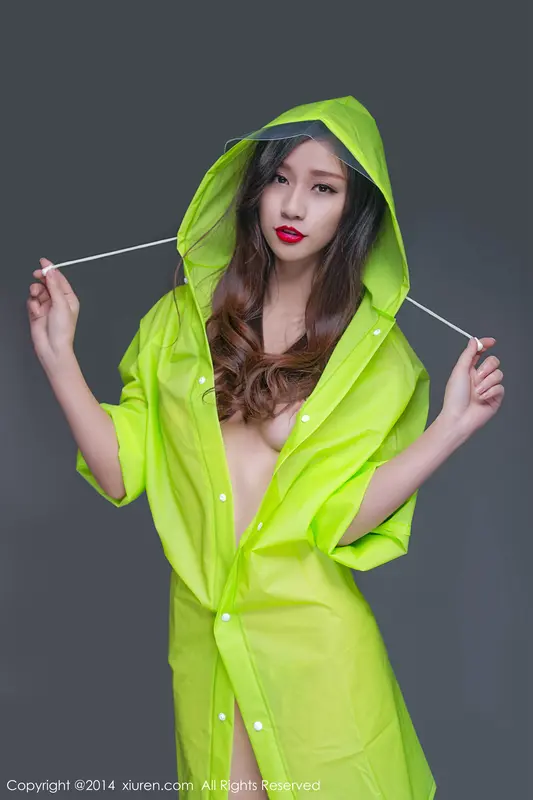 史雨：冬日暖阳下的性感写真