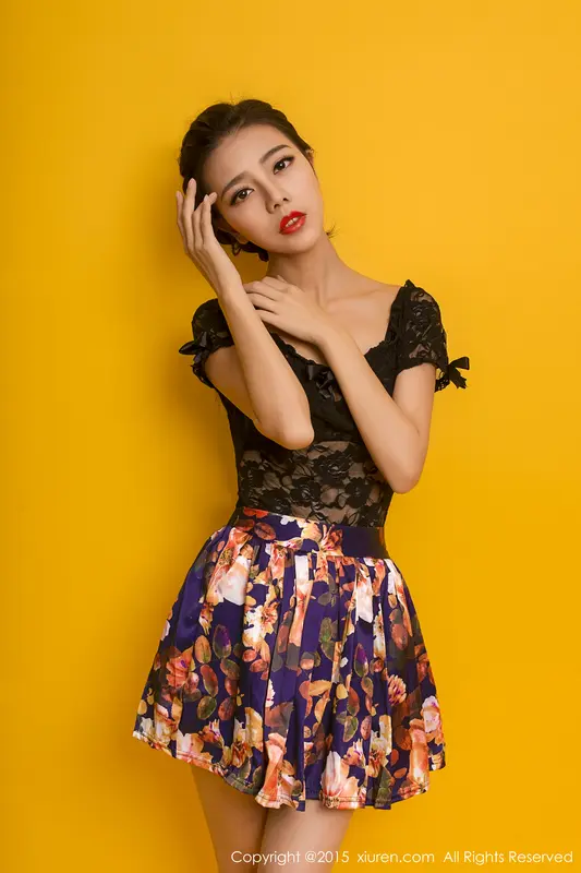 HONEYAL's Sensual Elegance: A Captivating Photo Collection
