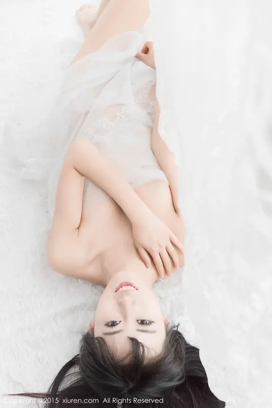 素素subaby：性感寫真，展現迷人風采