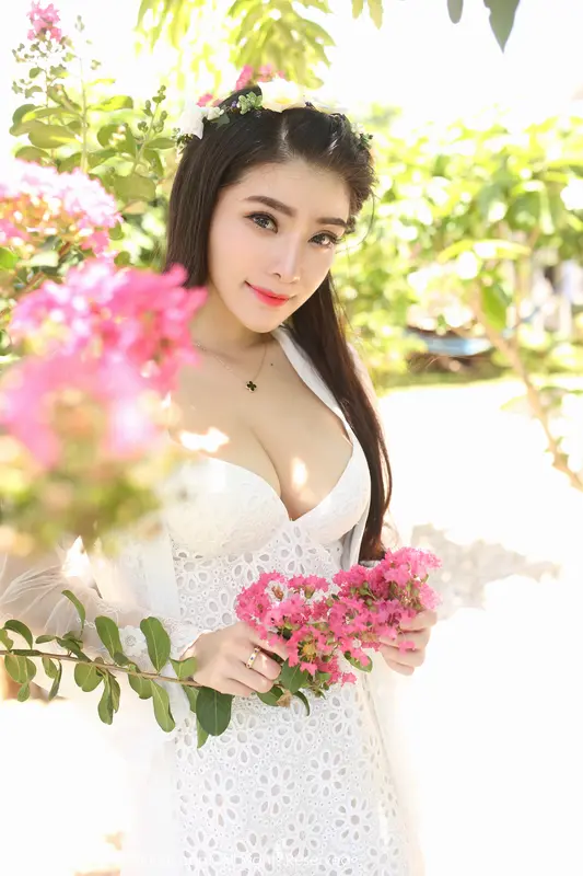 [XIUREN秀人网]2015.07.14 No.353 容容容Alice – 043.webp