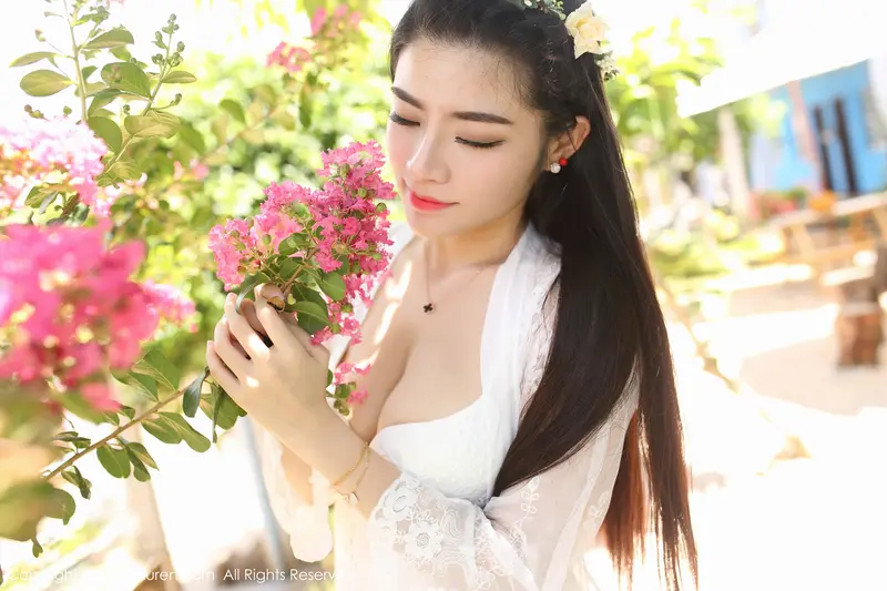 [XIUREN秀人网]2015.07.14 No.353 容容容Alice – 044.webp