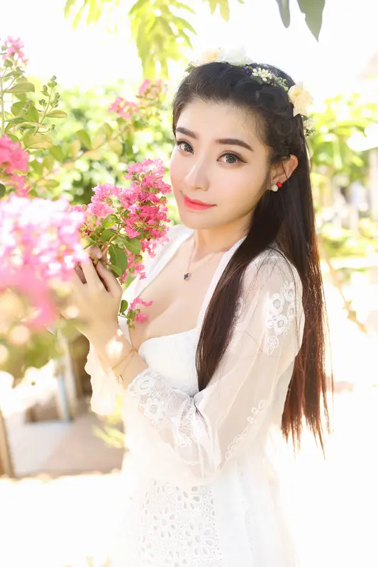 [XIUREN秀人网]2015.07.14 No.353 容容容Alice – 045.webp