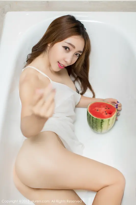 [XIUREN秀人网]2015.08.17 No.379 黄歆苑 – 013.webp