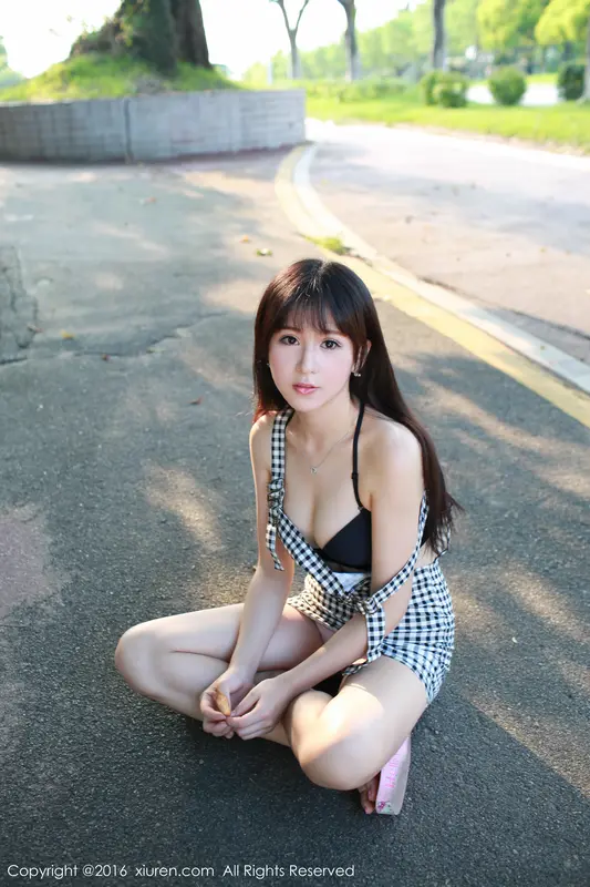 唐雨辰：雨后初晴的性感写真