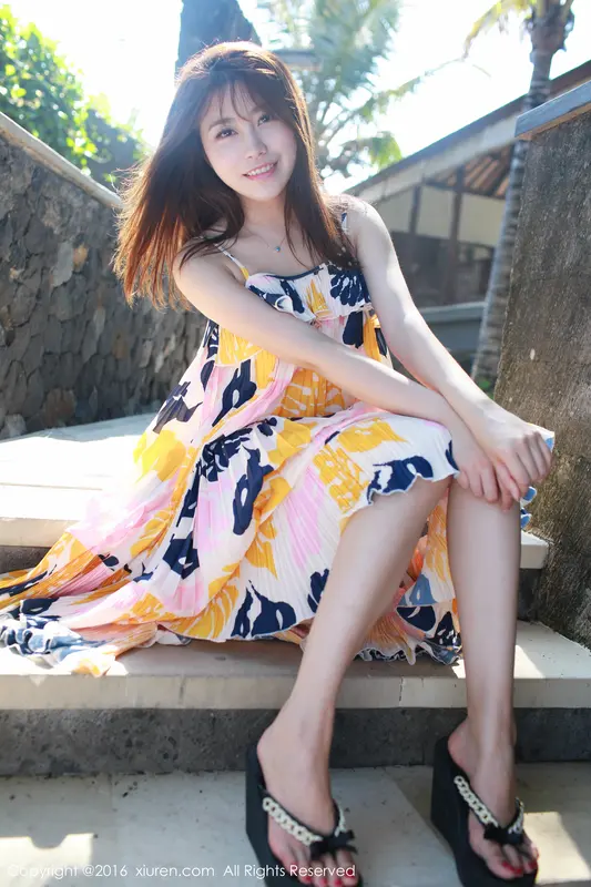 許諾Sabrina的性感誘惑：夏日風情的完美呈現